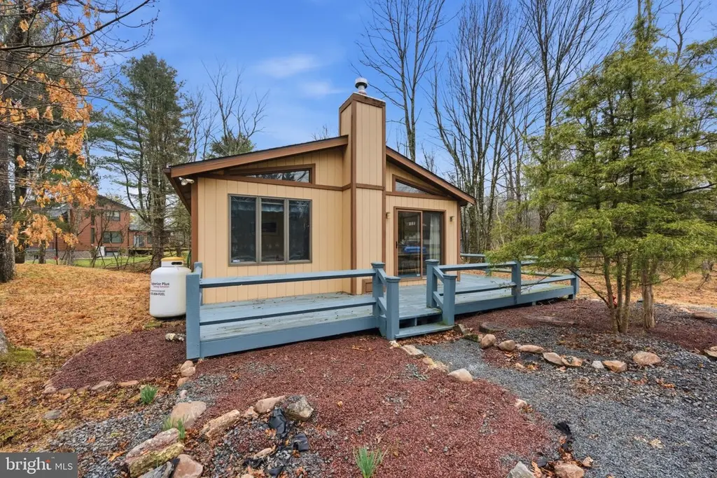 391 Towamensing Trl