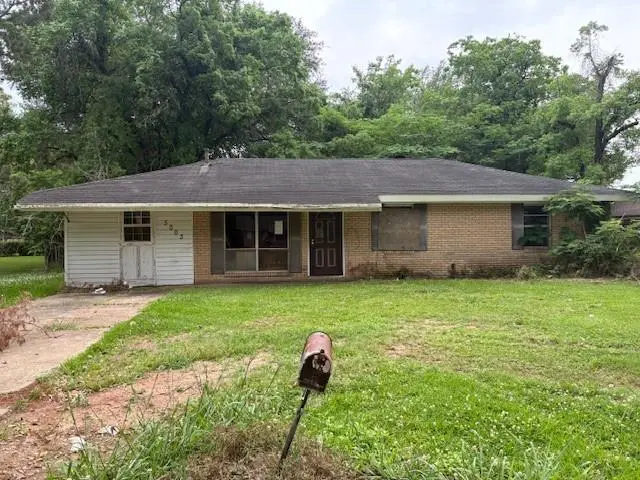 5003 Donald Dr