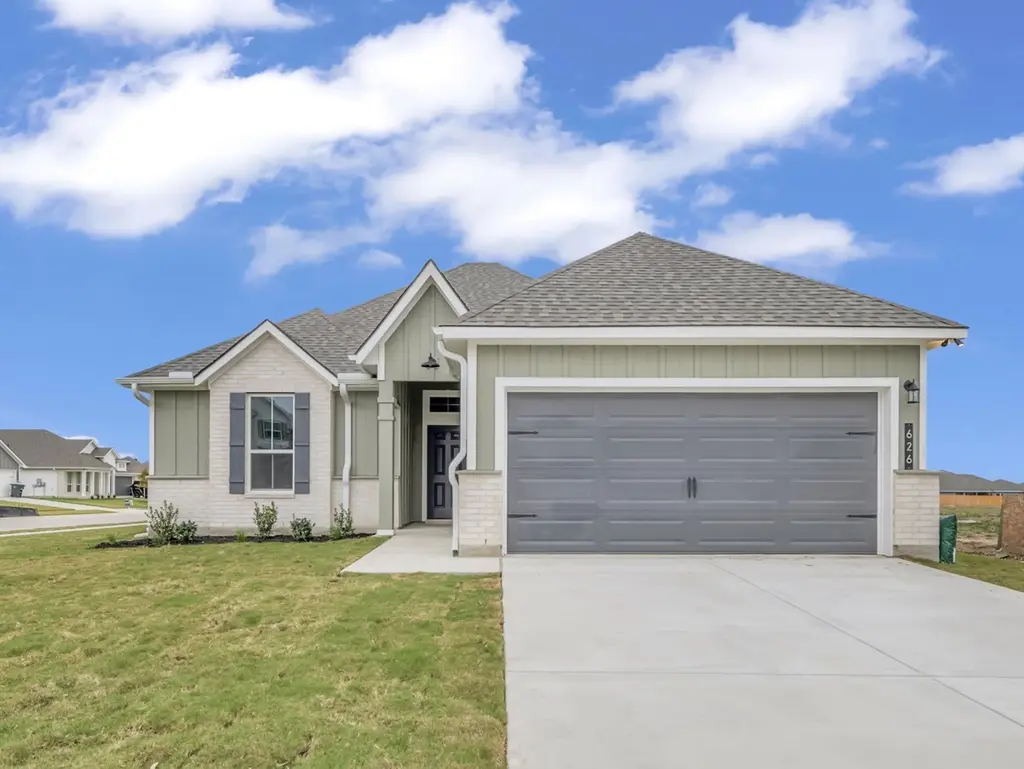 10105 Grace Dr