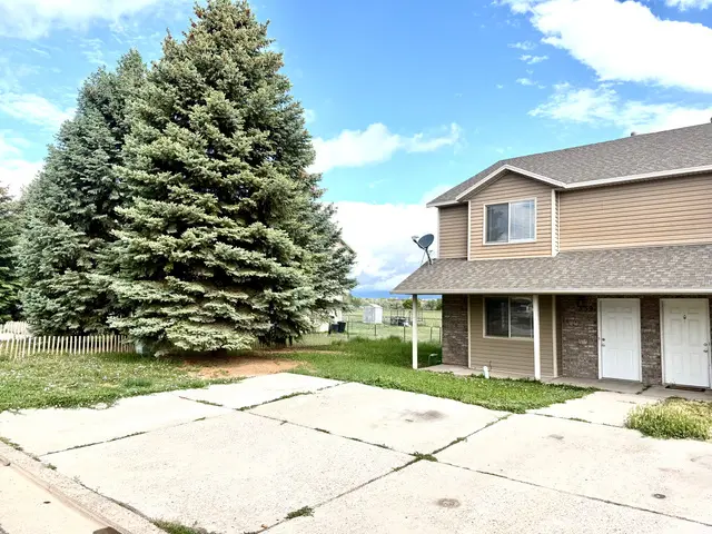 359 E 1220 S