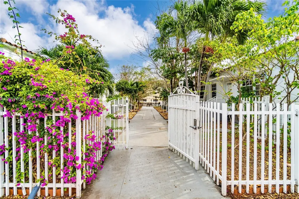 8401 Crespi Blvd #3