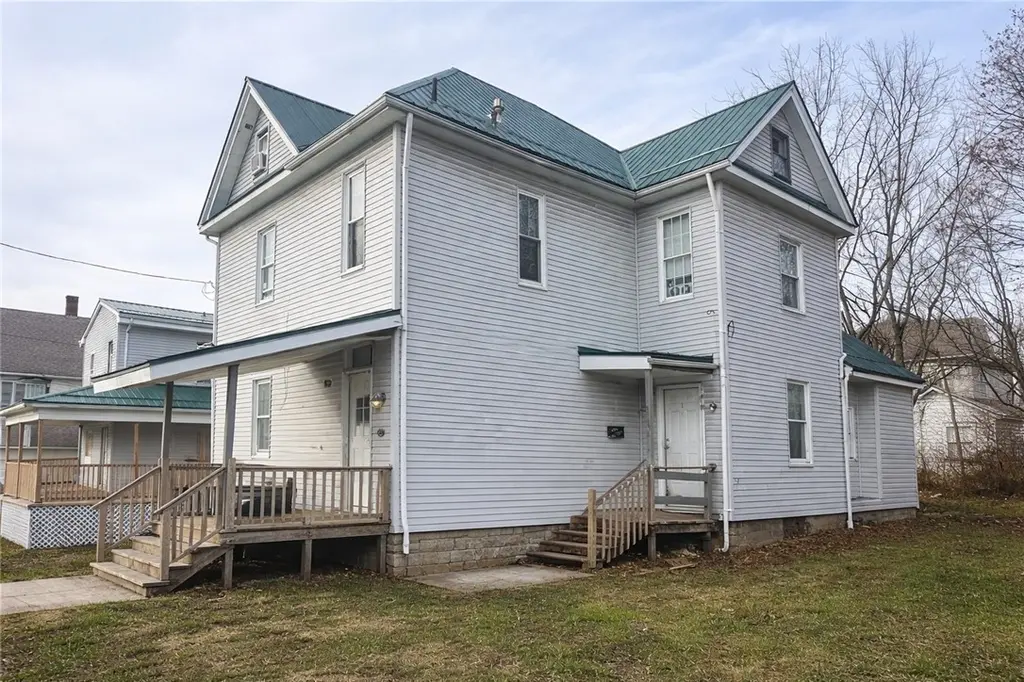 410 E Locust St