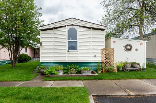 729 E Travois