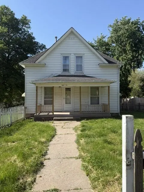 810 E Washington Ave