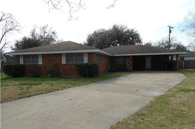 716 Highpoint Cir
