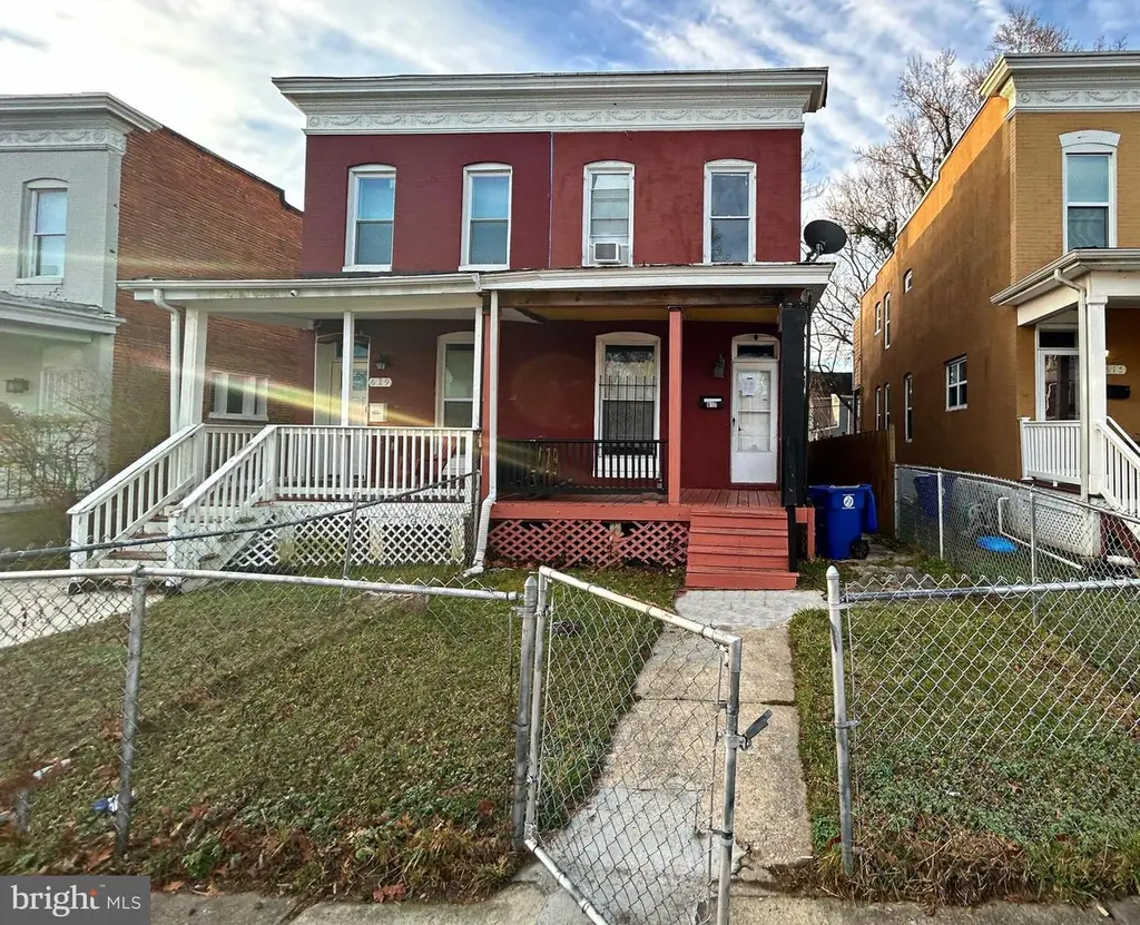 617 Dumbarton Ave