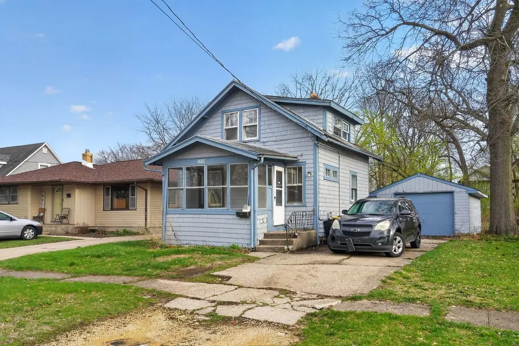 1126 Ashland Ave