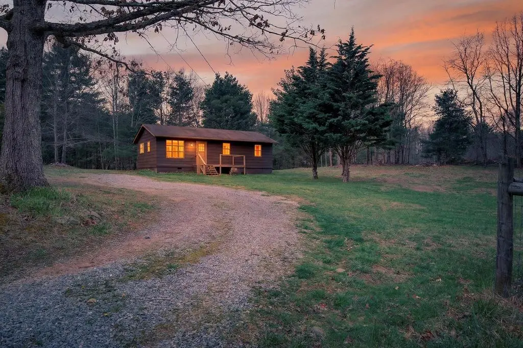 625 Belle Hollow Rd