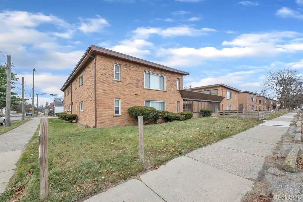 16701 Greenfield Rd