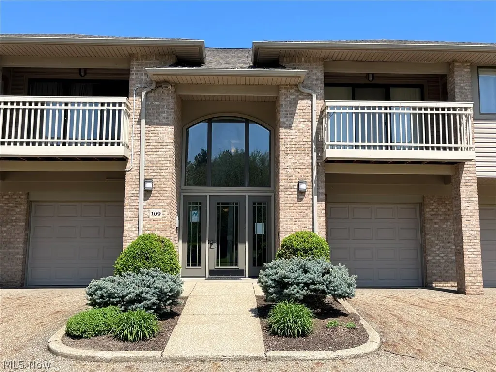 3800 Rosemont Blvd Unit 109C