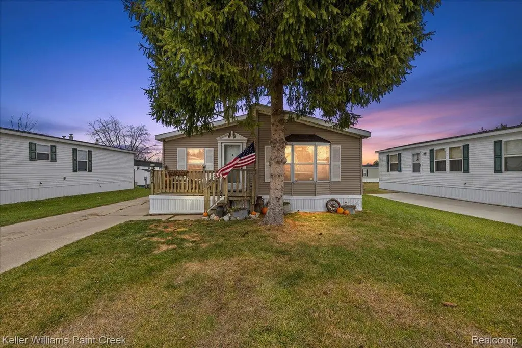 2119 Redwood Ave