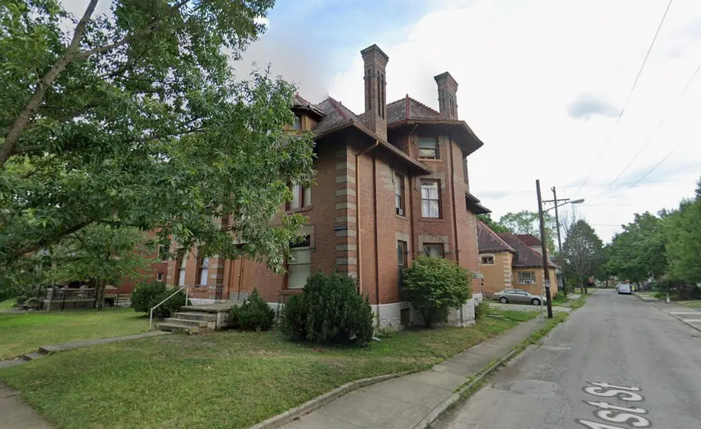 1021 Bryden Rd