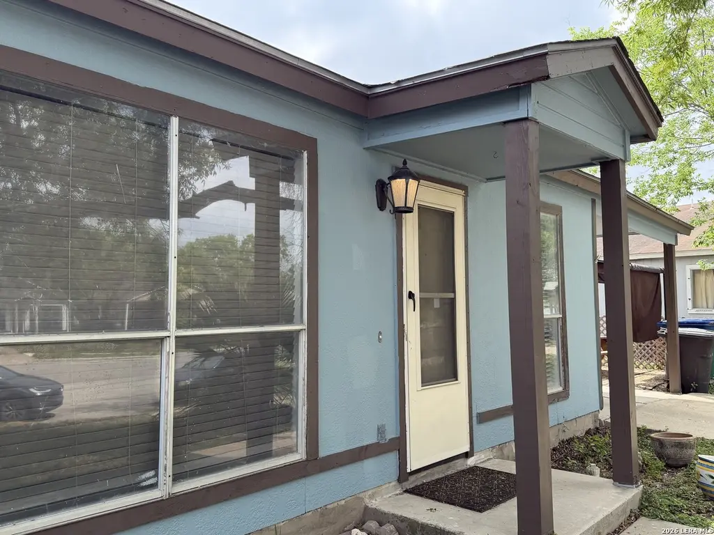 302 Glenbrook