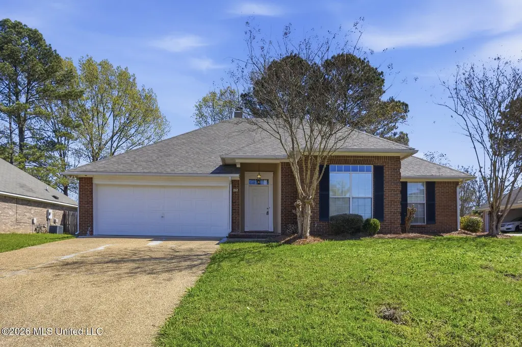 212 N Ridge Dr