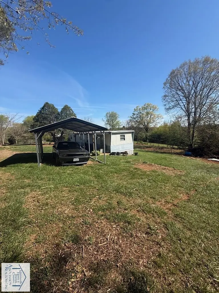 60 Ashgrove Ln