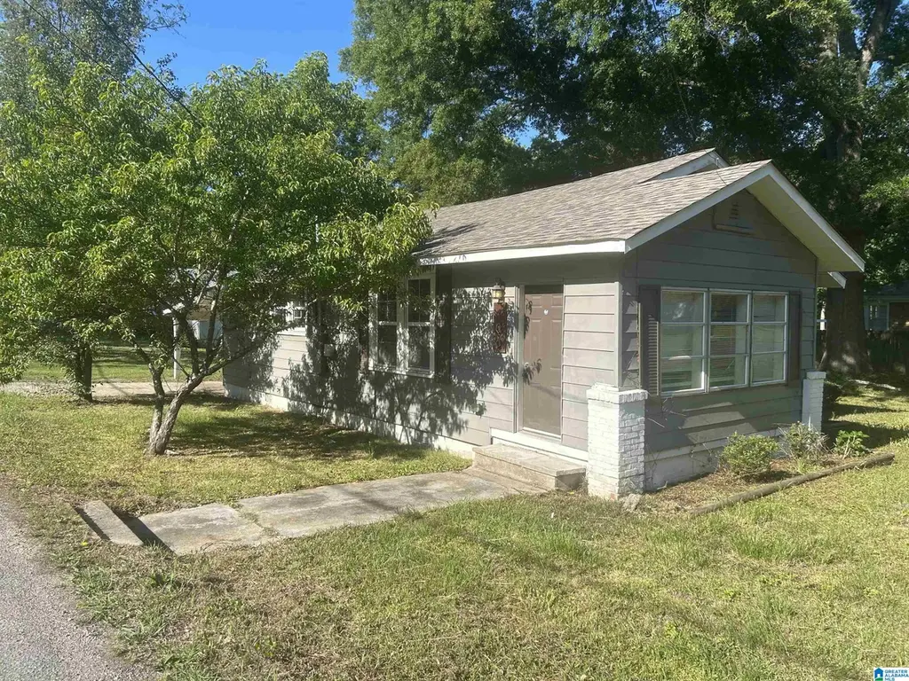 106 E Crest Rd