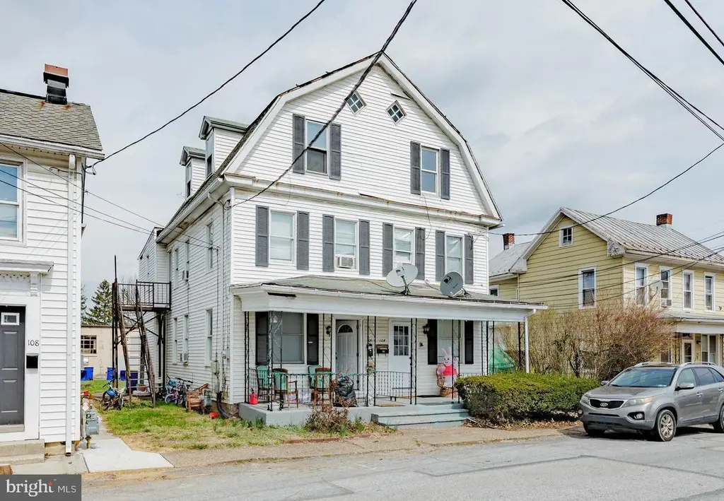 104-106 W Green St