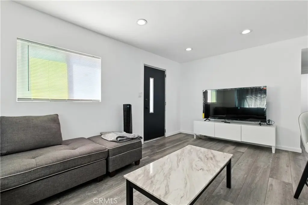 1900 W Artesia Blvd #4