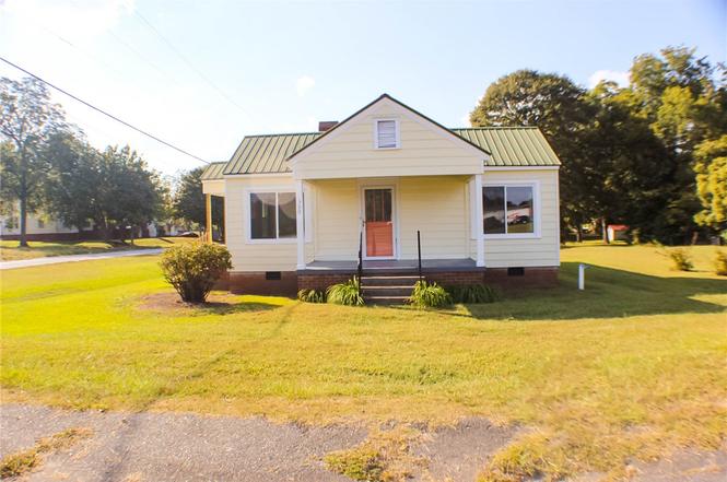300 Betsy St