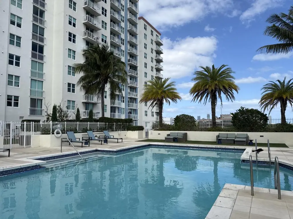 3000 Coral Way
