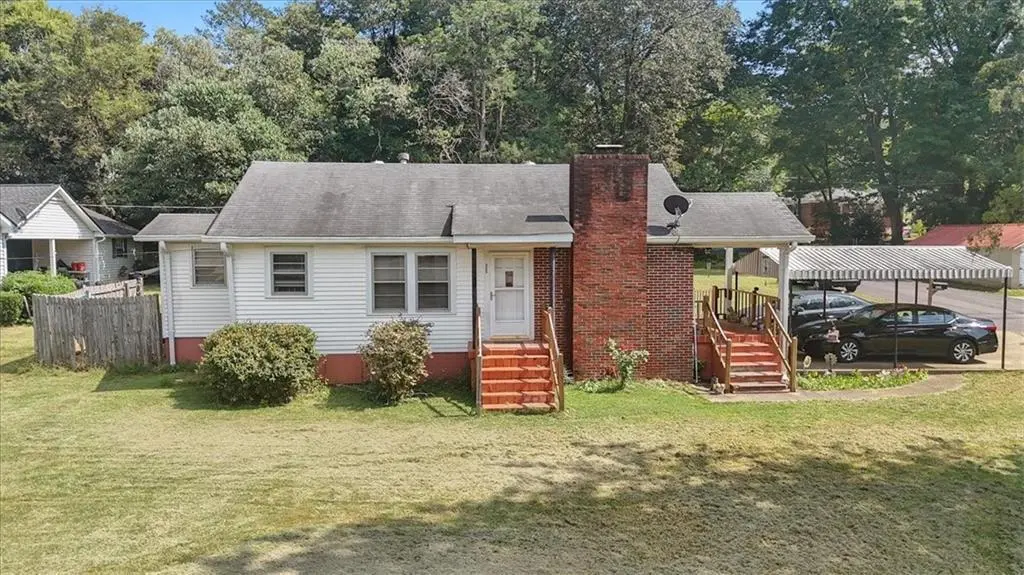 2523 Maple Rd SE
