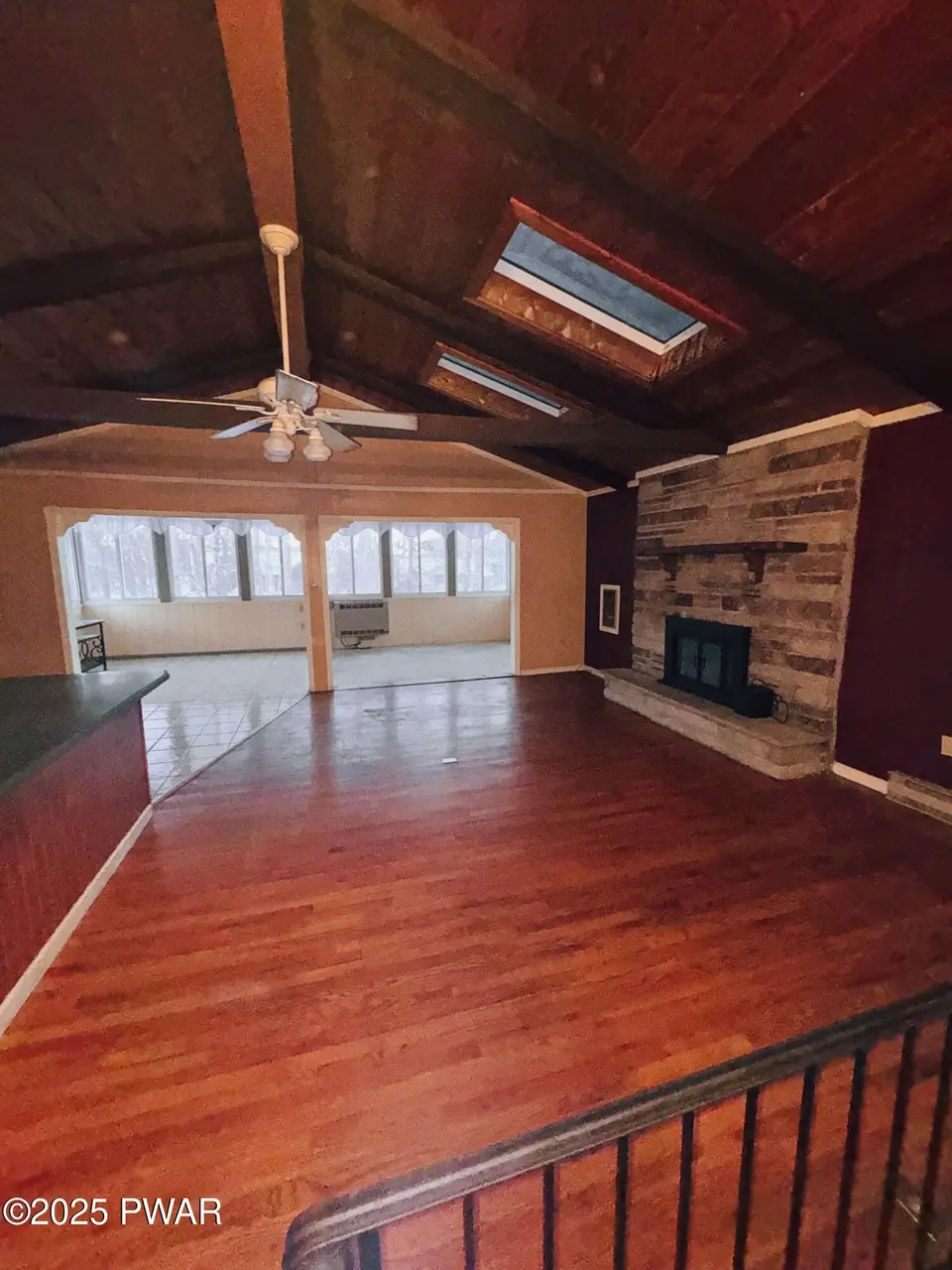 100 Lincoln Dr