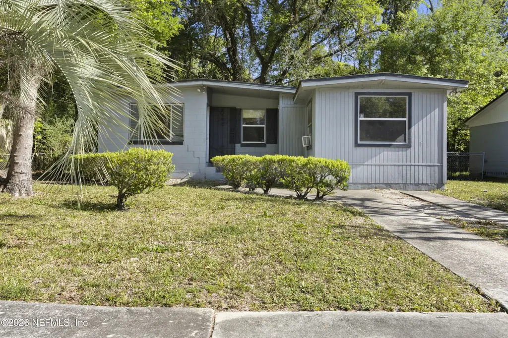 4140 Lockhart Dr