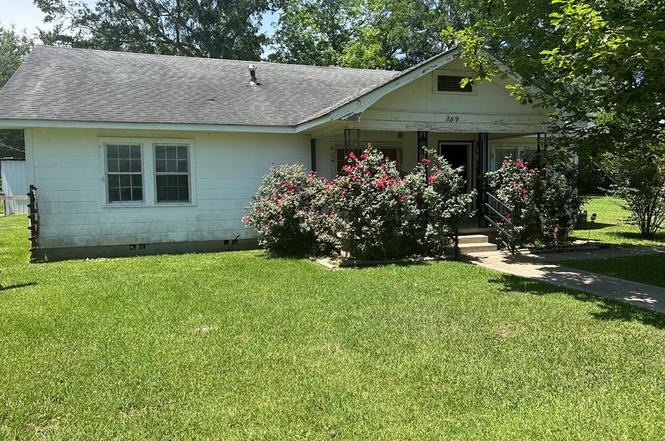 209 Maple St