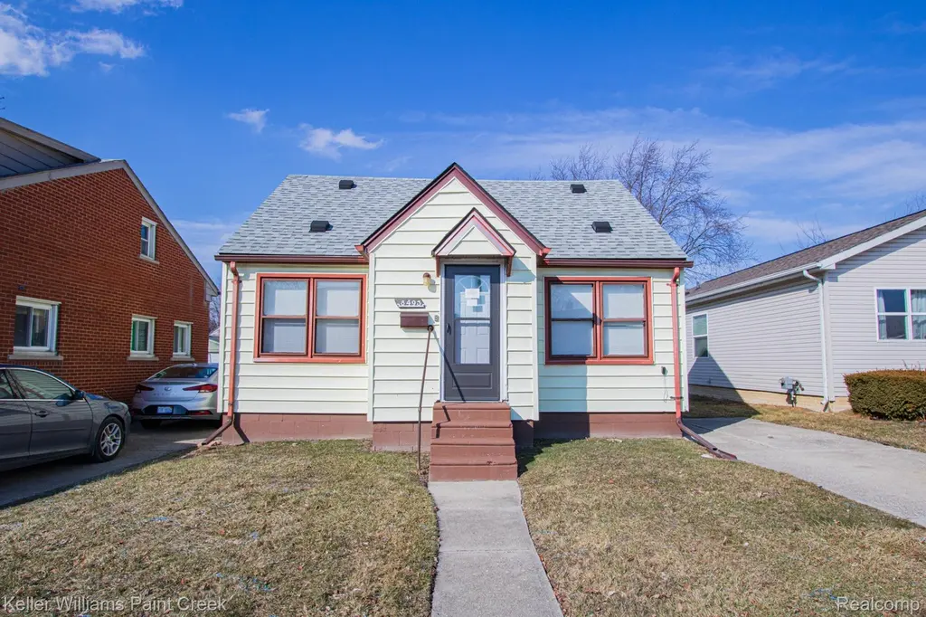 8493 Jewett Ave