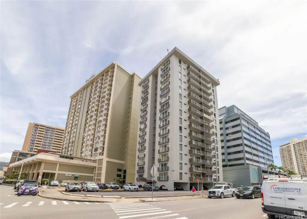 731 Amana St #303