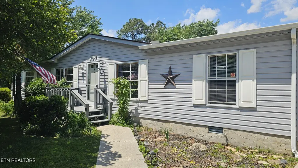 307 Dartmoor Dr