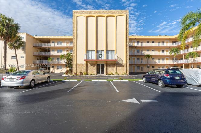 3990 NW 42nd Ave #106