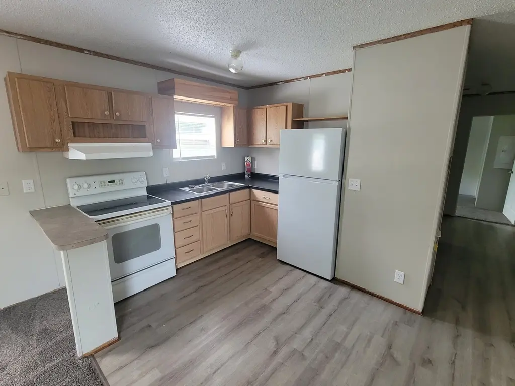 2801 S Stone Rd #99