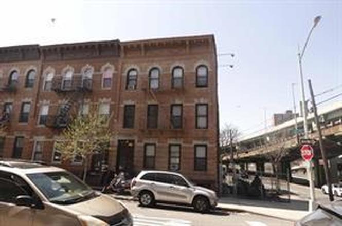320 61 St