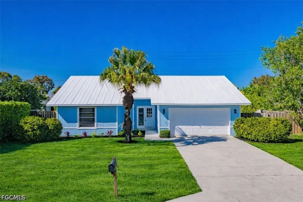 1337 N Alhambra Cir
