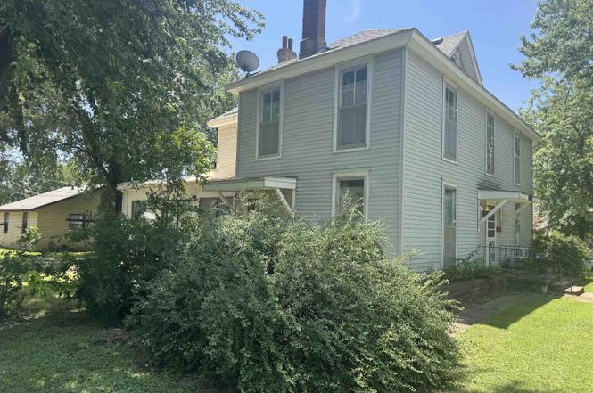 403 E 11th Ave