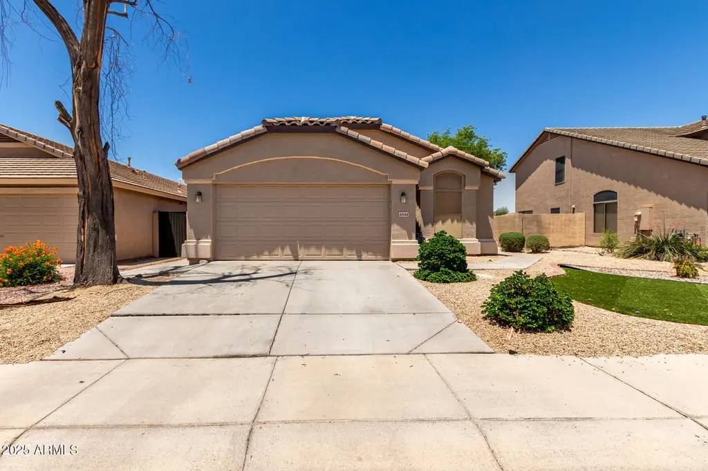 42458 W Desert Fairways Dr
