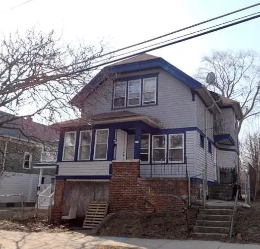 209 E Chambers St