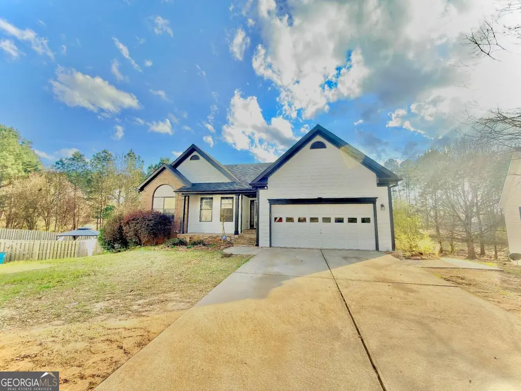557 Vickers Ln