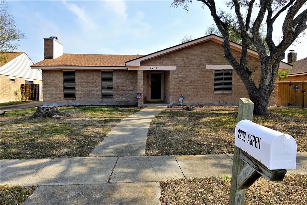 2202 Aspen Dr