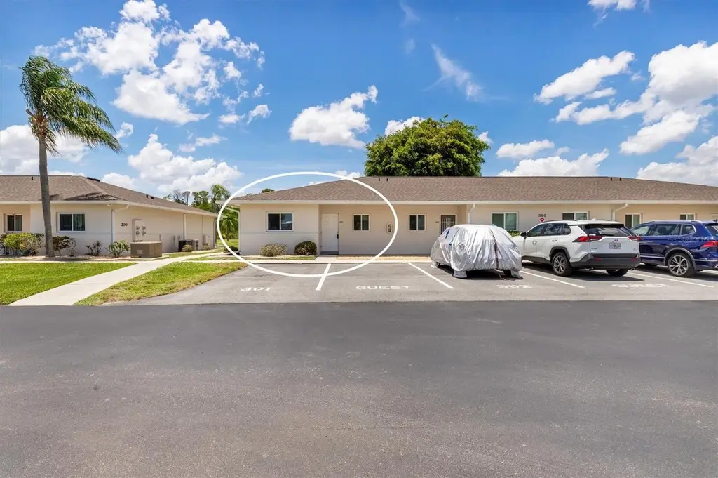 12538 SW Kingsway Cir #301