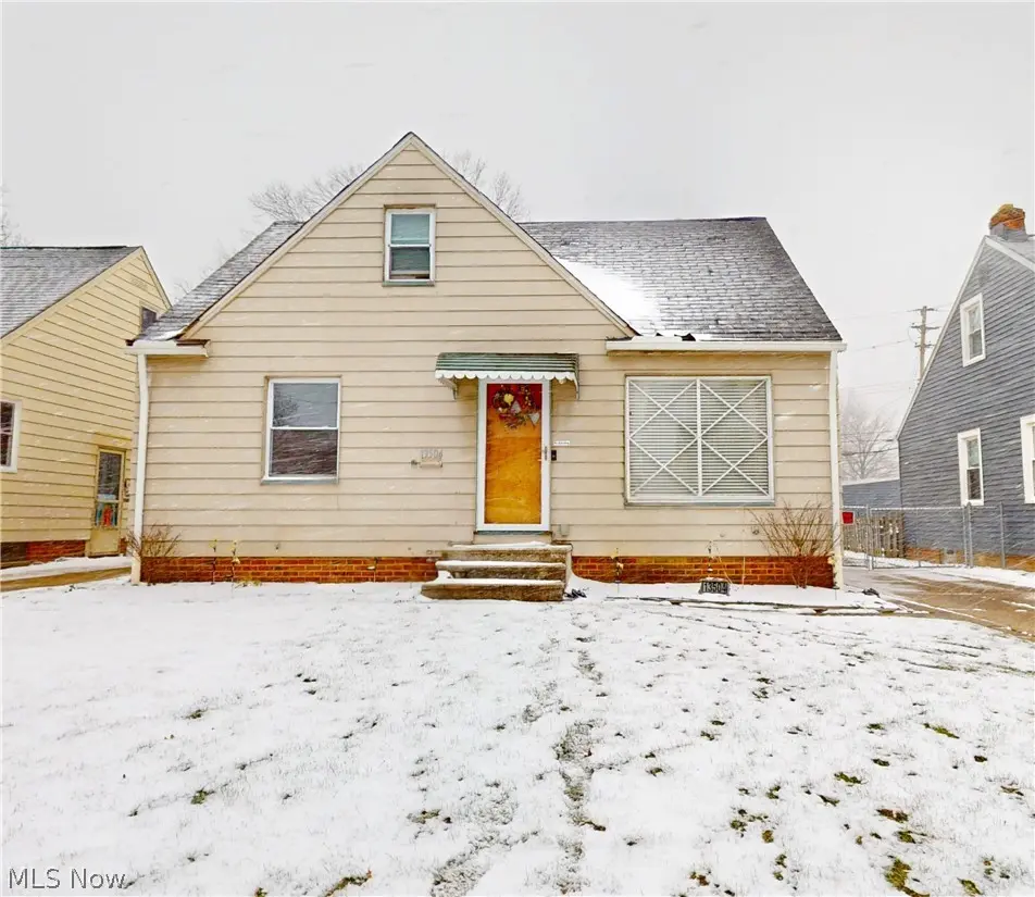 13504 Maple Leaf Dr