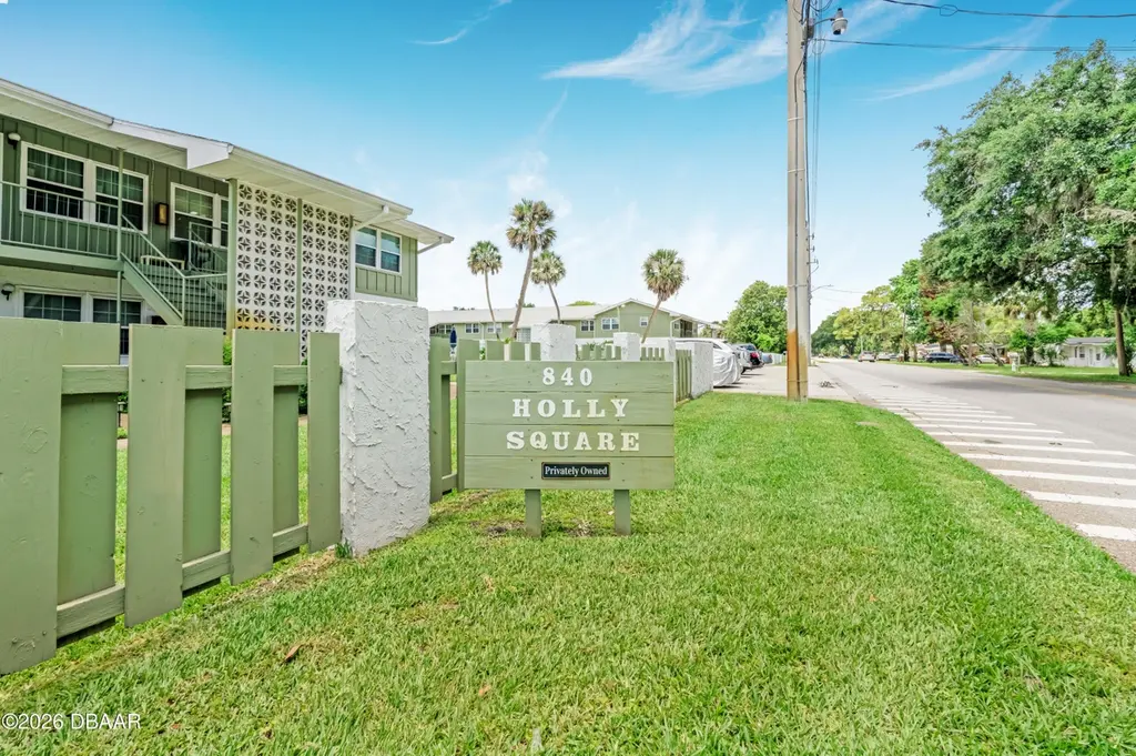 840 Center Ave #24