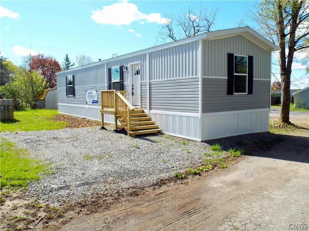 4294 Caledonia Avon Rd