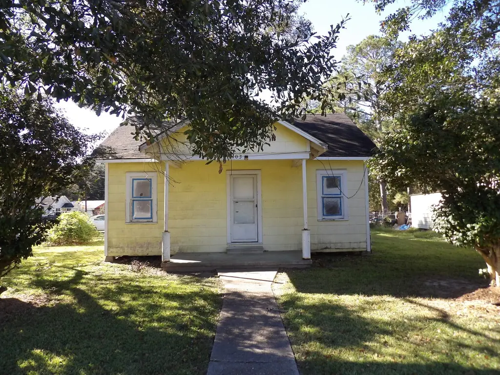 403 N Craig St N