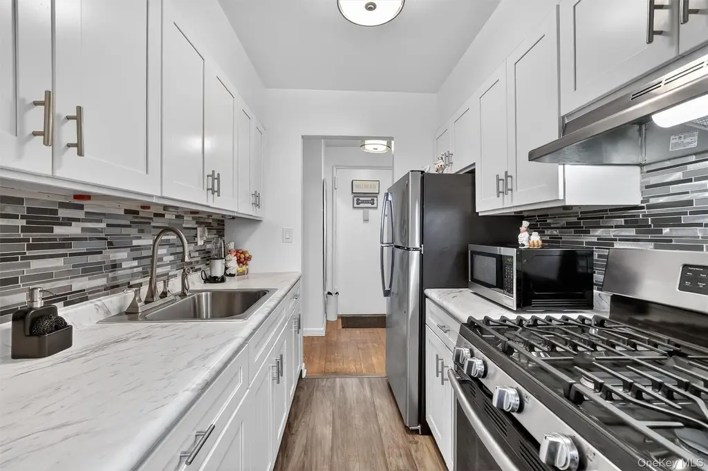 1300 Midland Ave Unit A50