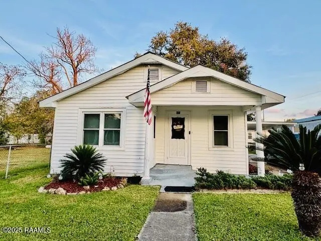 827 East St