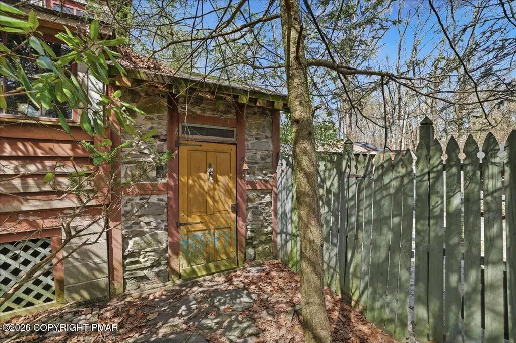 3114 Pocono Dr
