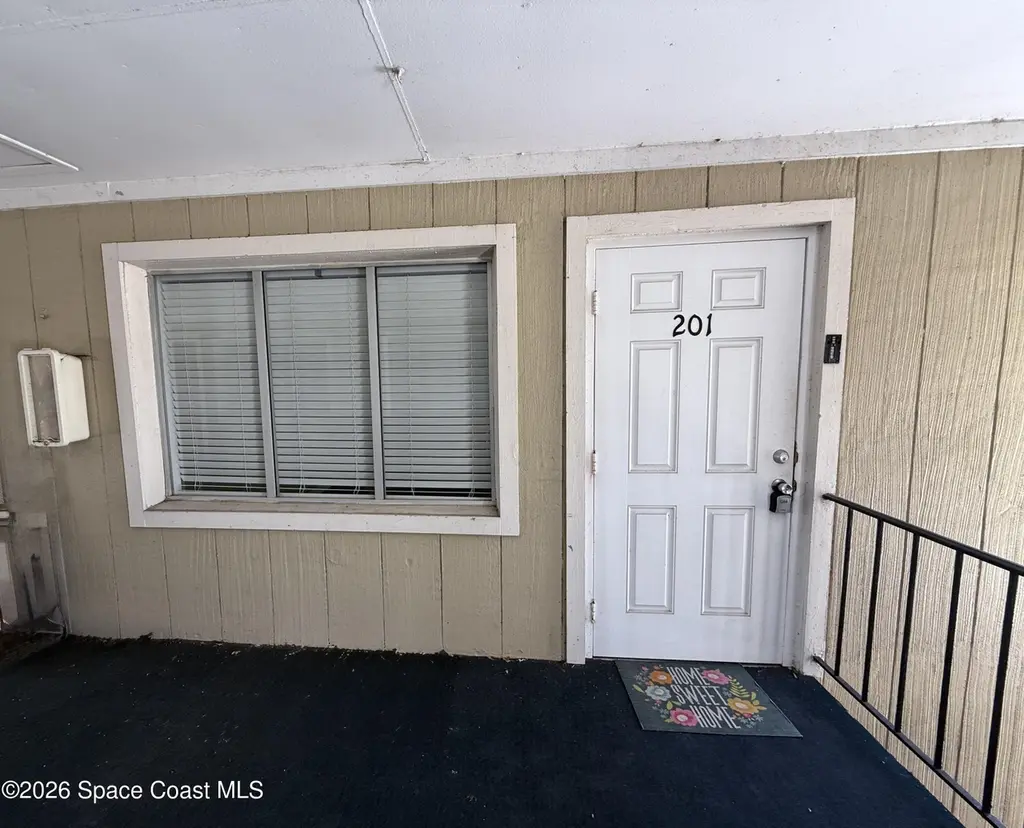 4304 London Town Rd Unit B201