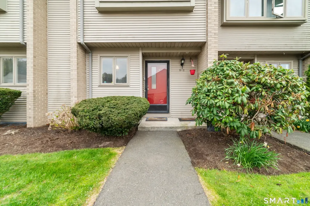 827 Oronoke Rd Unit 9-2